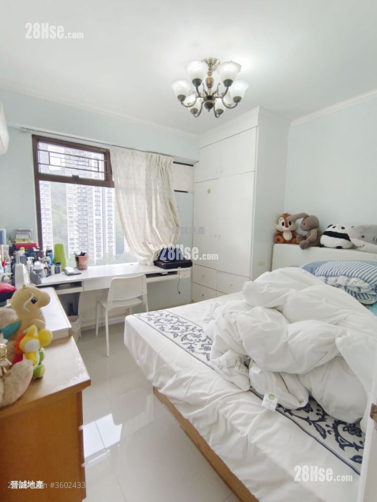 Hong Kong Garden Sell 4 Bedrooms , 3 Bathrooms 1,382 ft² Hong Kong Garden Sell 4 Bedrooms , 3 Bathrooms 1,382 ft²