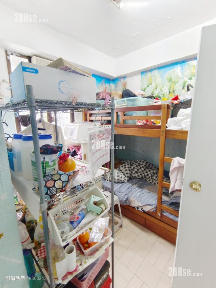 Hong Kong Garden Sell 4 Bedrooms , 3 Bathrooms 1,382 ft² Hong Kong Garden Sell 4 Bedrooms , 3 Bathrooms 1,382 ft²