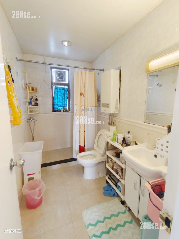 Hong Kong Garden Sell 4 Bedrooms , 3 Bathrooms 1,382 ft² Hong Kong Garden Sell 4 Bedrooms , 3 Bathrooms 1,382 ft²