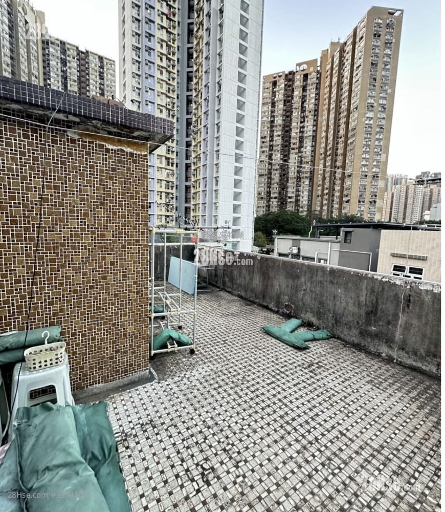 村屋 售盘 3 房 , 3 浴室 600 平方尺 村屋 售盘 3 房 , 3 浴室 600 平方尺