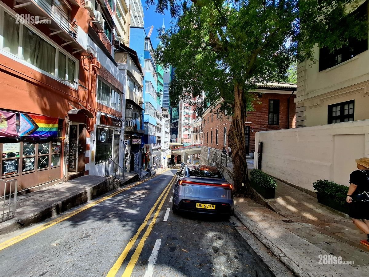 奧卑利街11-13號 租盤 1 房 , 1 浴室 350 平方呎