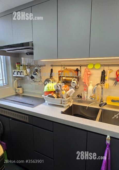 Man Lai Court Rental 3 Bedrooms , 2 Bathrooms 640 ft² Man Lai Court Rental 3 Bedrooms , 2 Bathrooms 640 ft²