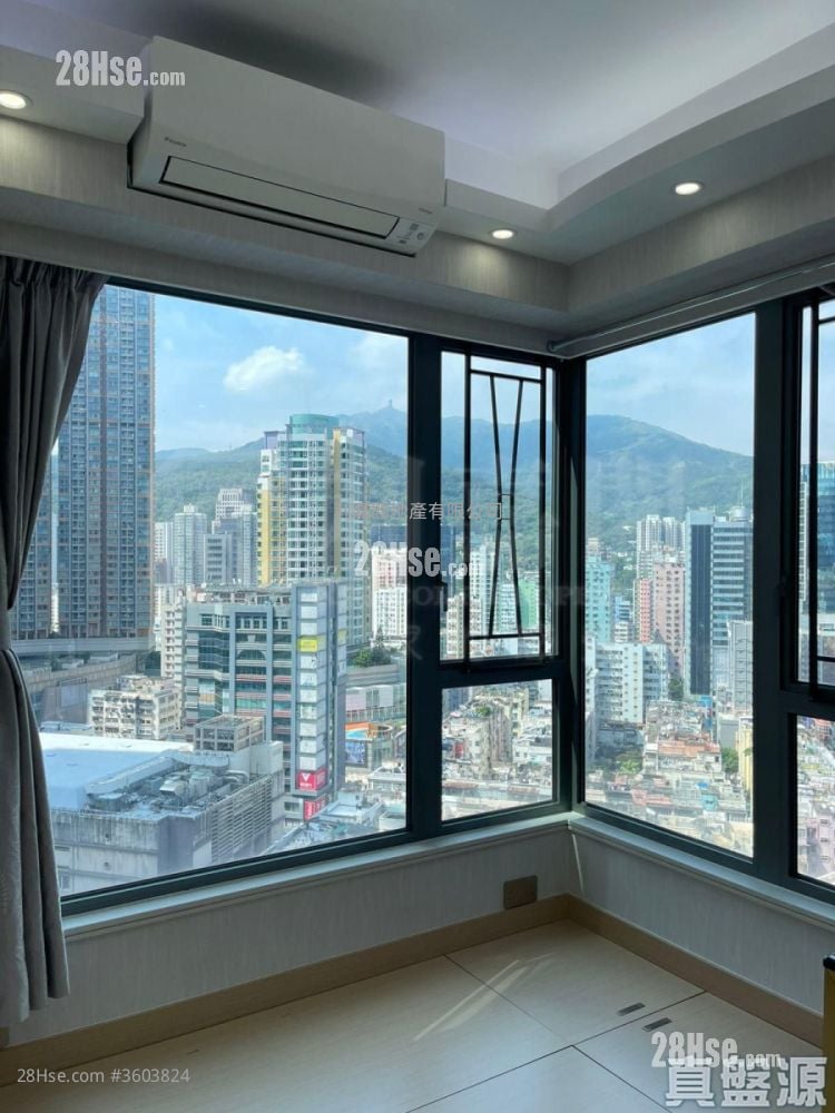 Aurora Sell Studio , 1 Bathroom 243 ft² Aurora Sell Studio , 1 Bathroom 243 ft²