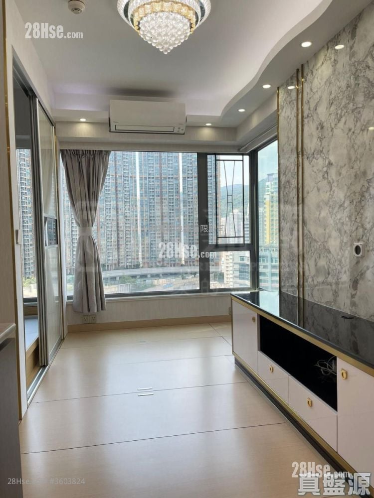 Aurora Sell Studio , 1 Bathroom 243 ft² Aurora Sell Studio , 1 Bathroom 243 ft²