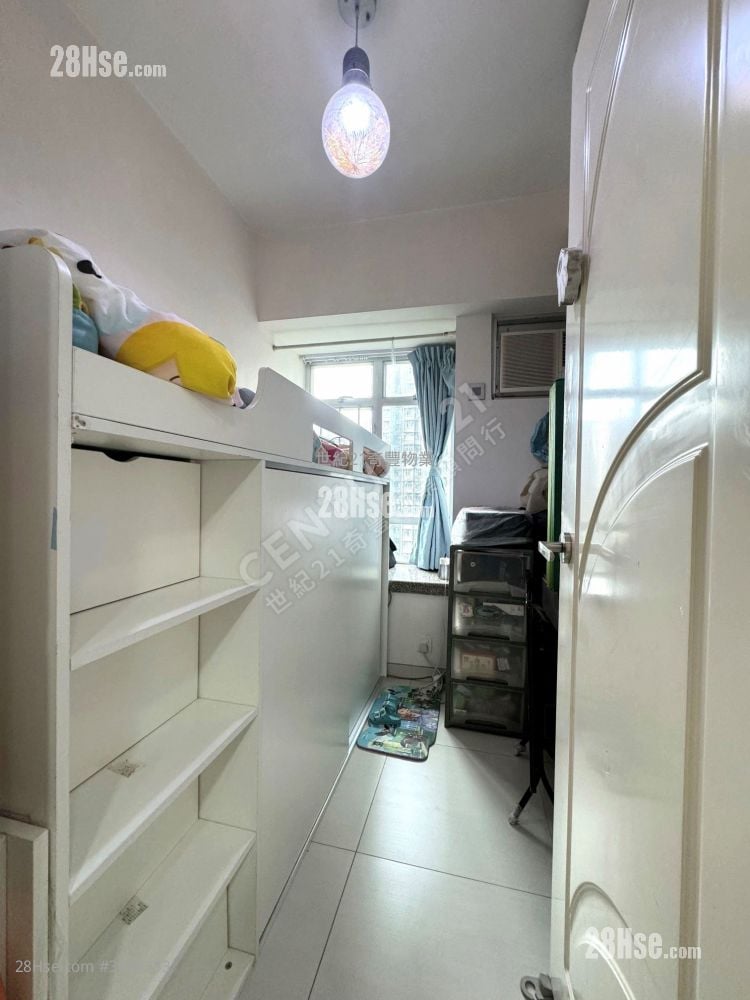 Flora Plaza Sell 3 Bedrooms , 1 Bathroom 526 ft²