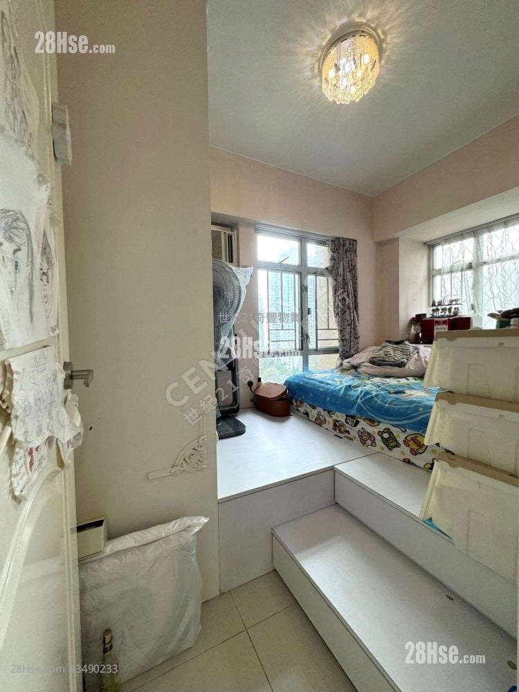 Flora Plaza Sell 3 Bedrooms , 1 Bathroom 526 ft²