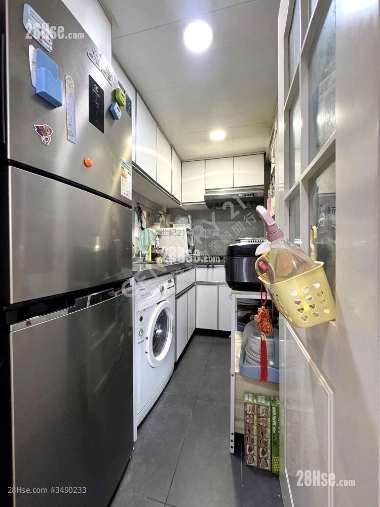 Flora Plaza Sell 3 Bedrooms , 1 Bathroom 526 ft²