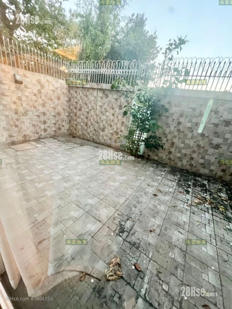 Bauhinia Garden Sell 3 Bedrooms , 3 Bathrooms 1,246 ft² Bauhinia Garden Sell 3 Bedrooms , 3 Bathrooms 1,246 ft²