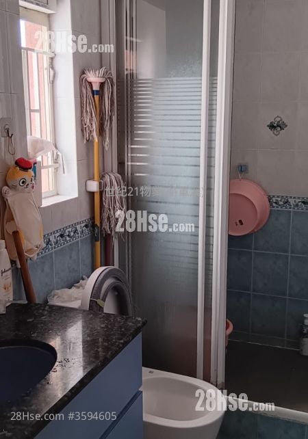 Kwong Ming Court Sell 3 Bedrooms , 1 Bathroom 634 ft² Kwong Ming Court Sell 3 Bedrooms , 1 Bathroom 634 ft²