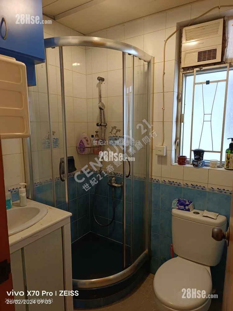 Kam Tai Court Sell 3 Bedrooms , 2 Bathrooms 650 ft² Kam Tai Court Sell 3 Bedrooms , 2 Bathrooms 650 ft²