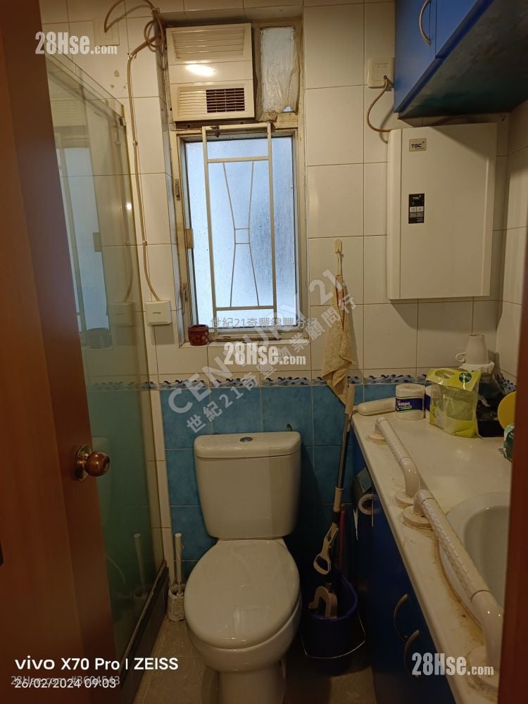 Kam Tai Court Sell 3 Bedrooms , 2 Bathrooms 650 ft² Kam Tai Court Sell 3 Bedrooms , 2 Bathrooms 650 ft²