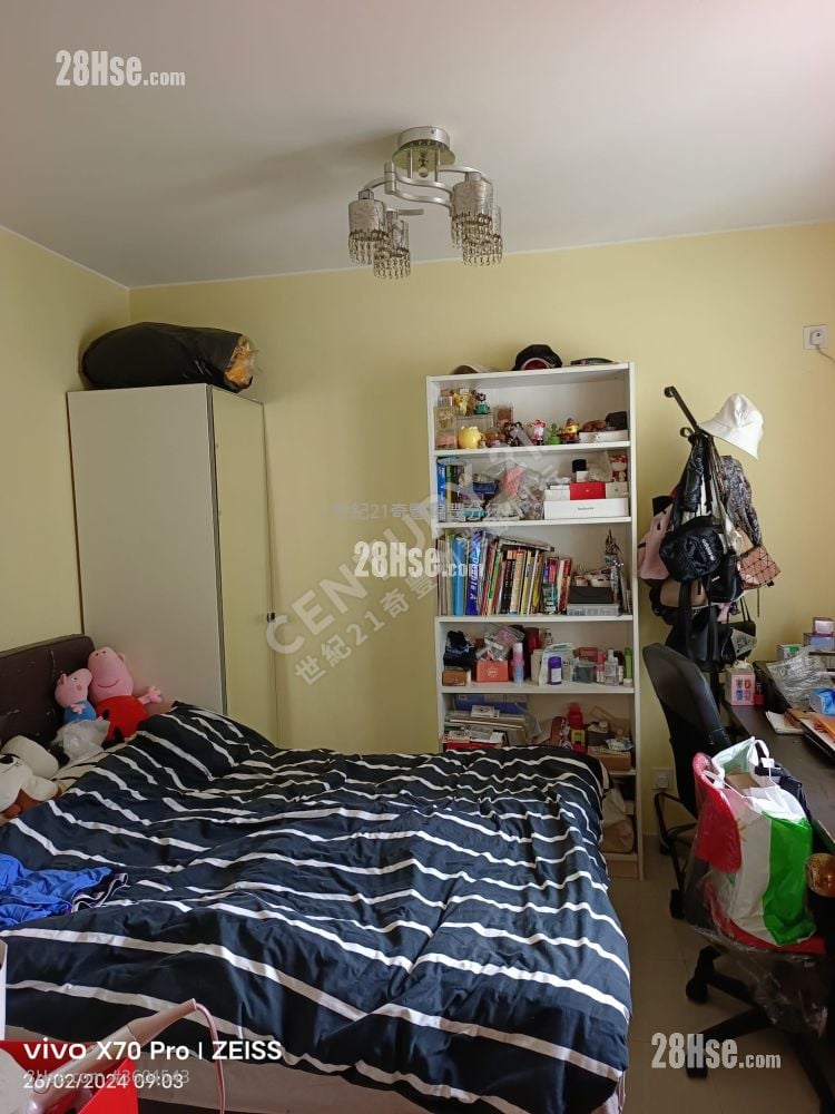 Kam Tai Court Sell 3 Bedrooms , 2 Bathrooms 650 ft² Kam Tai Court Sell 3 Bedrooms , 2 Bathrooms 650 ft²