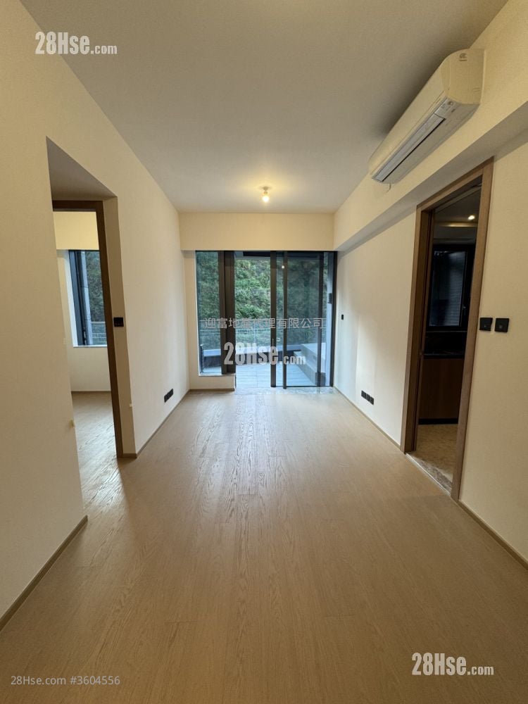 In One Rental 2 Bedrooms , 1 Bathroom 479 ft²