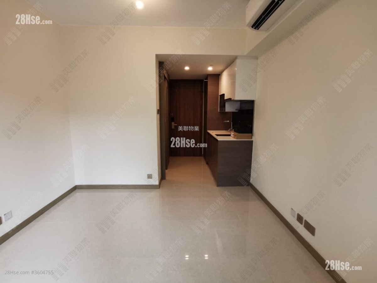 Aurora Sell Studio , 1 Bathroom 217 ft² Aurora Sell Studio , 1 Bathroom 217 ft²