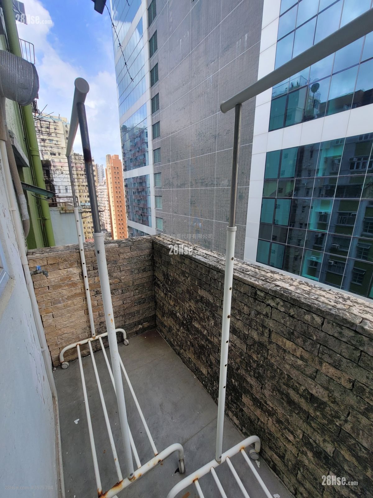 Han Palace Building Sell 2 Bedrooms , 1 Bathroom 302 ft²