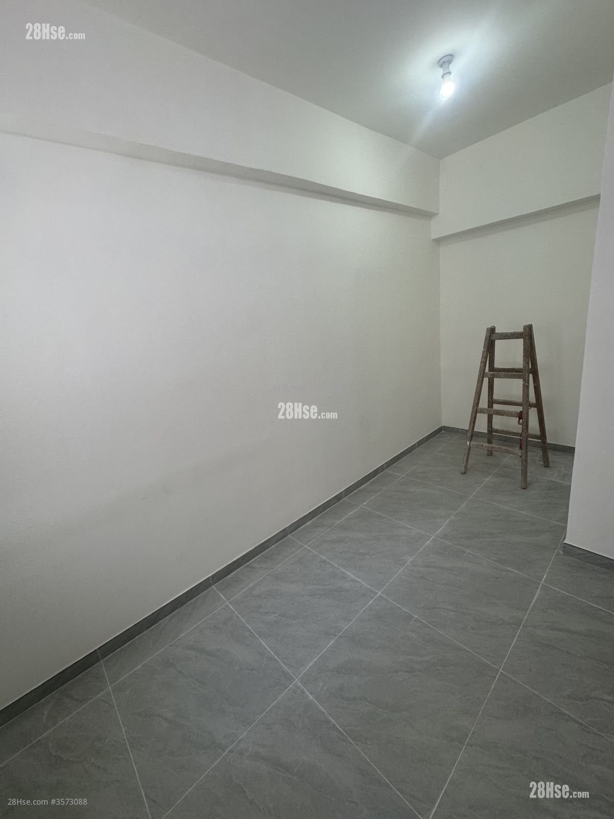 鑽石樓 租盤 開放式間隔 , 1 浴室 150 平方呎 鑽石樓 租盤 開放式間隔 , 1 浴室 150 平方呎