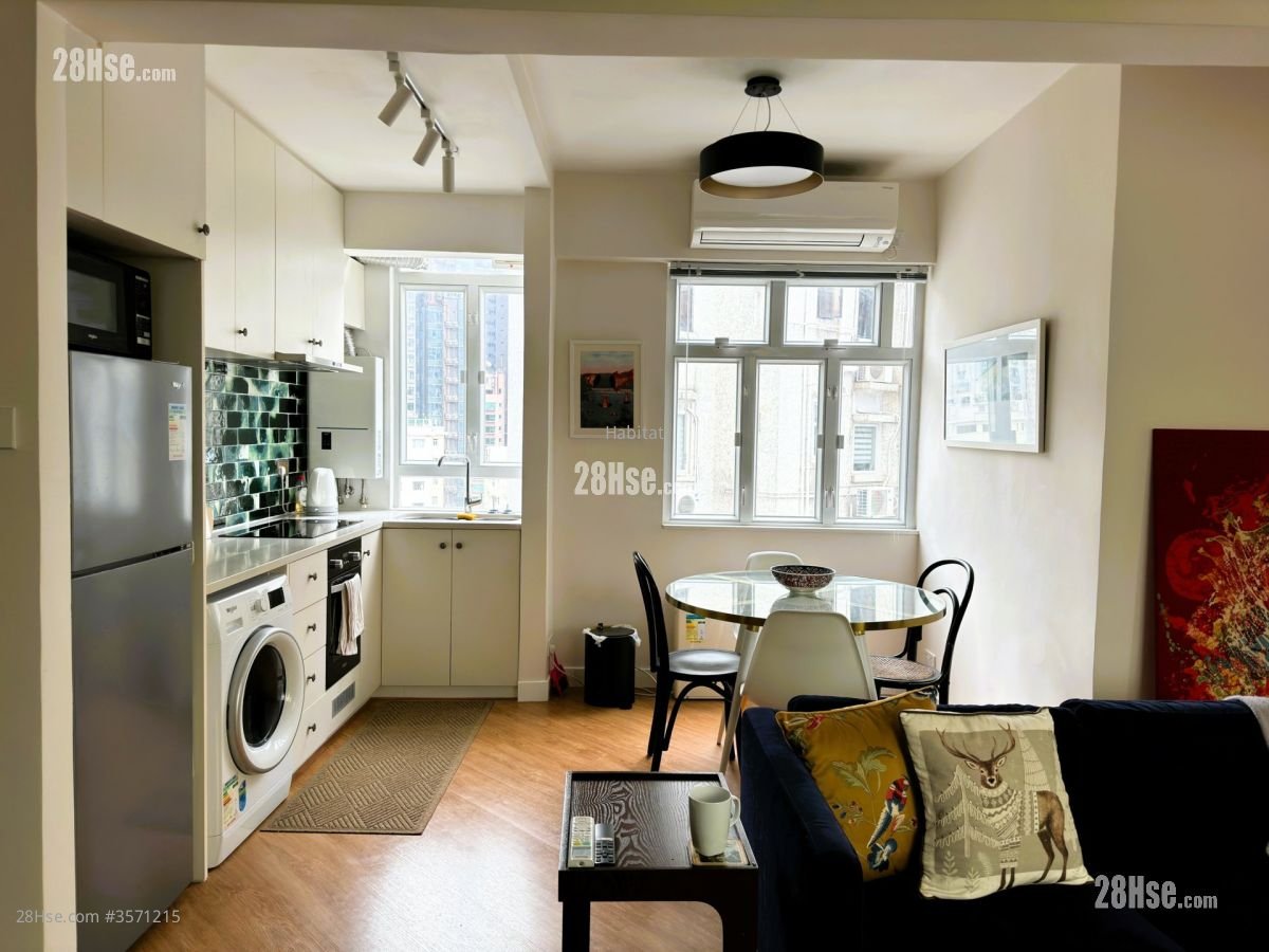 Golden Phoenix Court Sell 1 Bedroom , 1 Bathroom 534 ft²