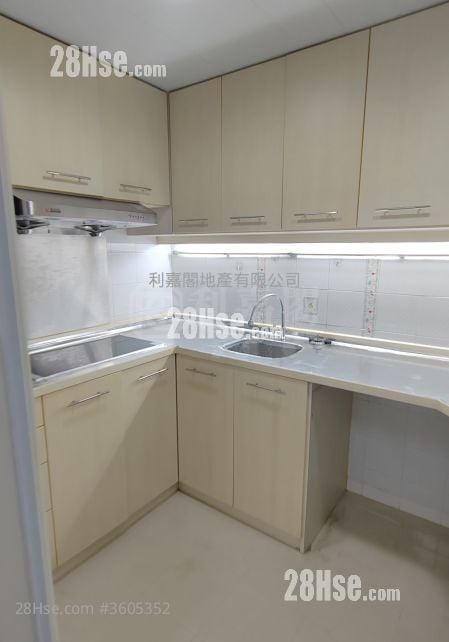 Kingswood Villas Sell 2 Bedrooms , 1 Bathroom 442 ft² Kingswood Villas Sell 2 Bedrooms , 1 Bathroom 442 ft²