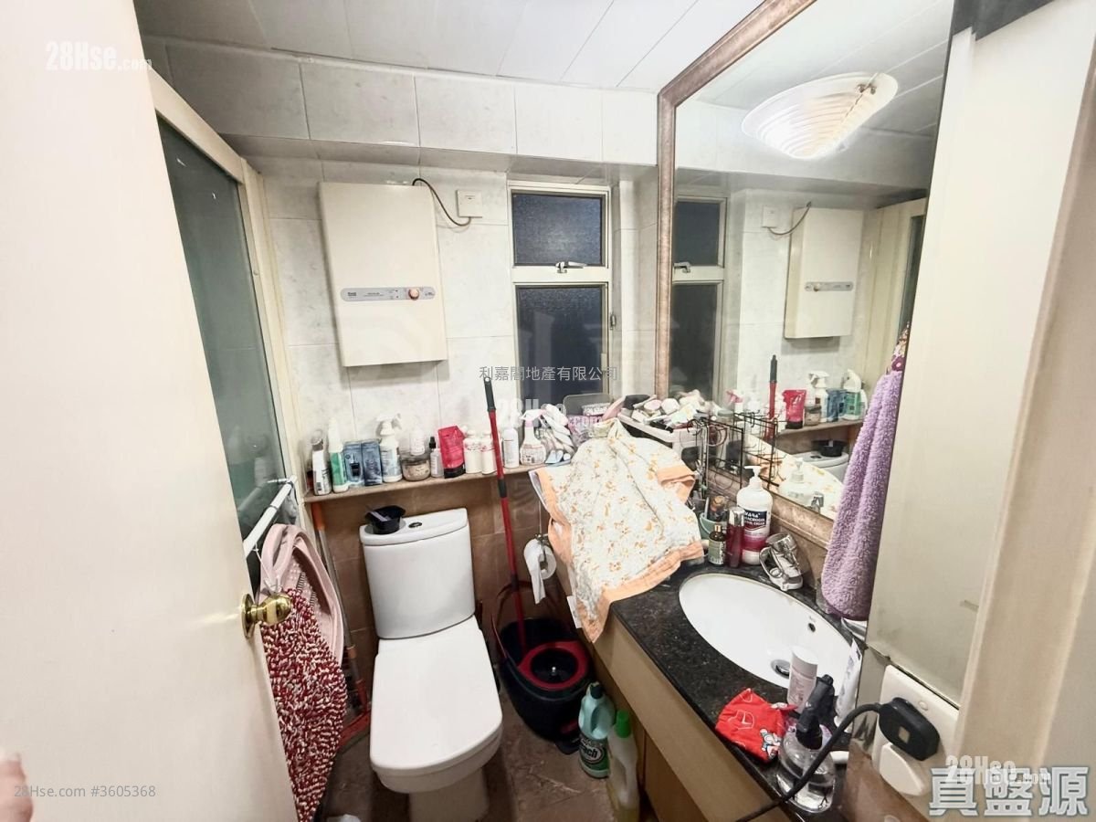 Kingswood Villas Sell 3 Bedrooms , 2 Bathrooms 623 ft² Kingswood Villas Sell 3 Bedrooms , 2 Bathrooms 623 ft²