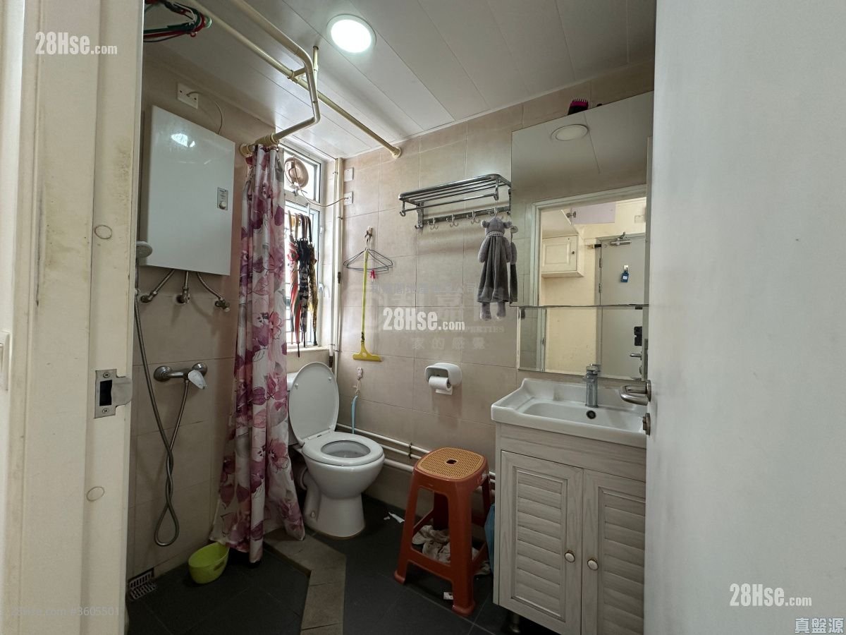 Sheung Chui Court Sell 2 Bedrooms , 1 Bathroom 438 ft² Sheung Chui Court Sell 2 Bedrooms , 1 Bathroom 438 ft²