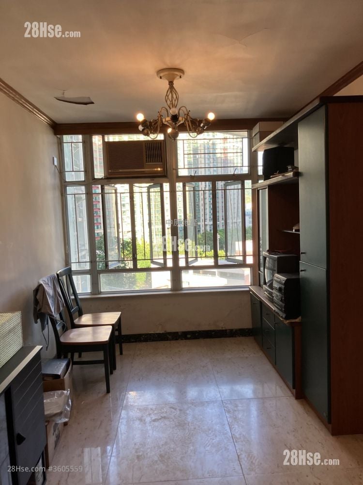 King Shing Court Sell 2 Bedrooms 546 ft²