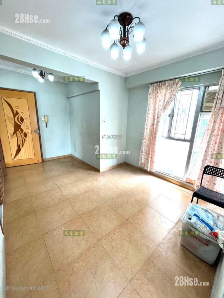 Lai Hung Garden Sell 2 Bedrooms , 1 Bathroom 367 ft²