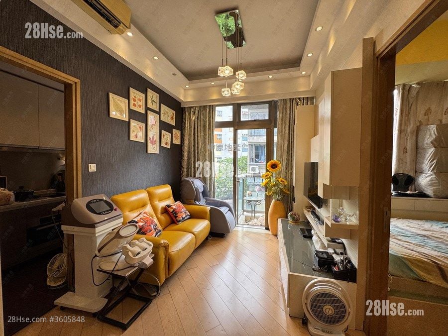 The Woodside Sell 1 Bedroom 391 ft²