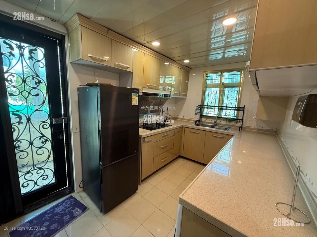 Village Rental 5+ Bedrooms , 4 Bathrooms 1,260 ft² Village Rental 5+ Bedrooms , 4 Bathrooms 1,260 ft²