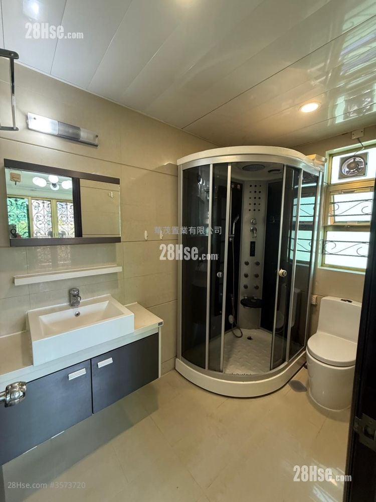Village Rental 5+ Bedrooms , 4 Bathrooms 1,260 ft² Village Rental 5+ Bedrooms , 4 Bathrooms 1,260 ft²