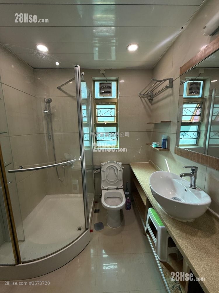 Village Rental 5+ Bedrooms , 4 Bathrooms 1,260 ft² Village Rental 5+ Bedrooms , 4 Bathrooms 1,260 ft²