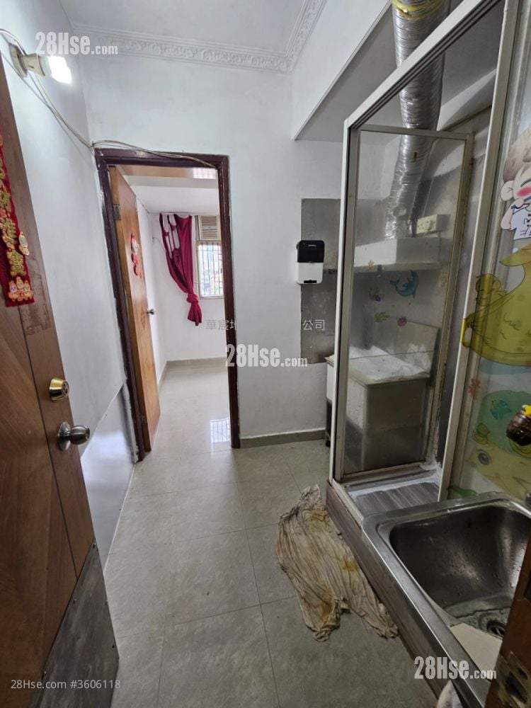 榮安大廈 租盤 1 房 , 1 浴室 140 平方呎