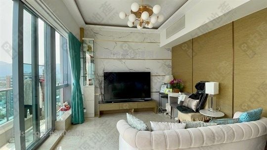 峻峦 售盘 3 房 1,047 平方尺 峻峦 售盘 3 房 1,047 平方尺