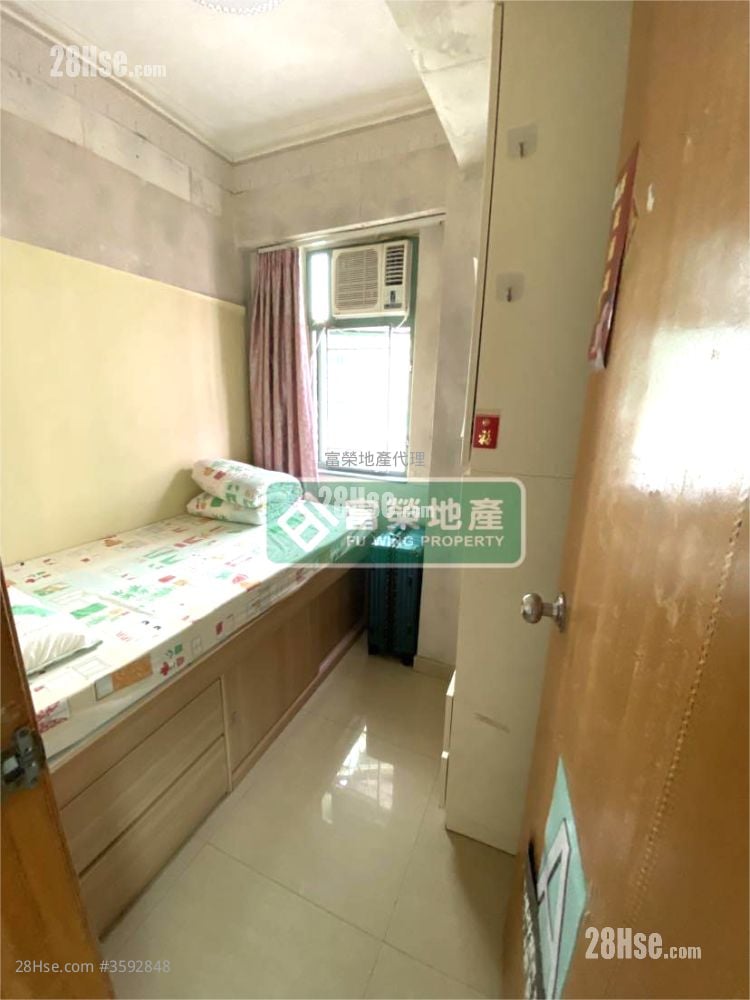 荣光大厦 售盘 3 房 , 1 浴室 406 平方尺