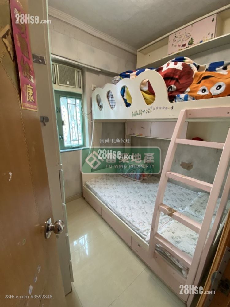 荣光大厦 售盘 3 房 , 1 浴室 406 平方尺