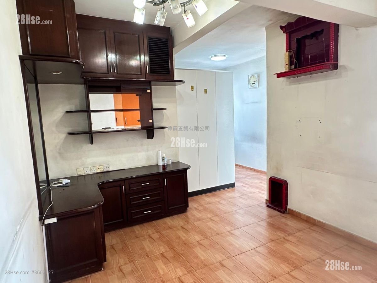 Cheong Wai Mansion Rental 3 Bedrooms , 1 Bathroom 489 ft² Cheong Wai Mansion Rental 3 Bedrooms , 1 Bathroom 489 ft²