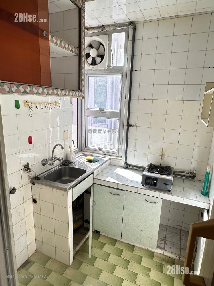 Cheong Wai Mansion Rental 3 Bedrooms , 1 Bathroom 489 ft² Cheong Wai Mansion Rental 3 Bedrooms , 1 Bathroom 489 ft²