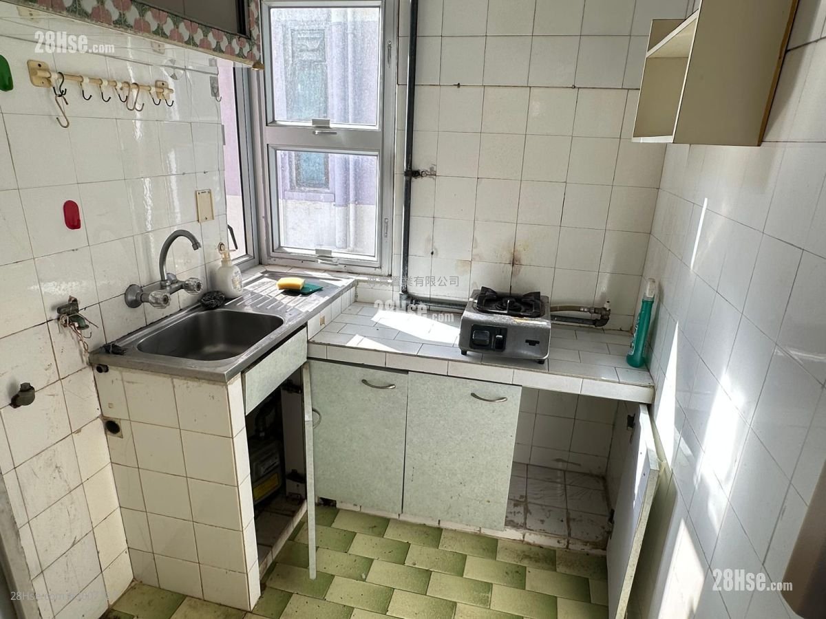 Cheong Wai Mansion Rental 3 Bedrooms , 1 Bathroom 489 ft² Cheong Wai Mansion Rental 3 Bedrooms , 1 Bathroom 489 ft²