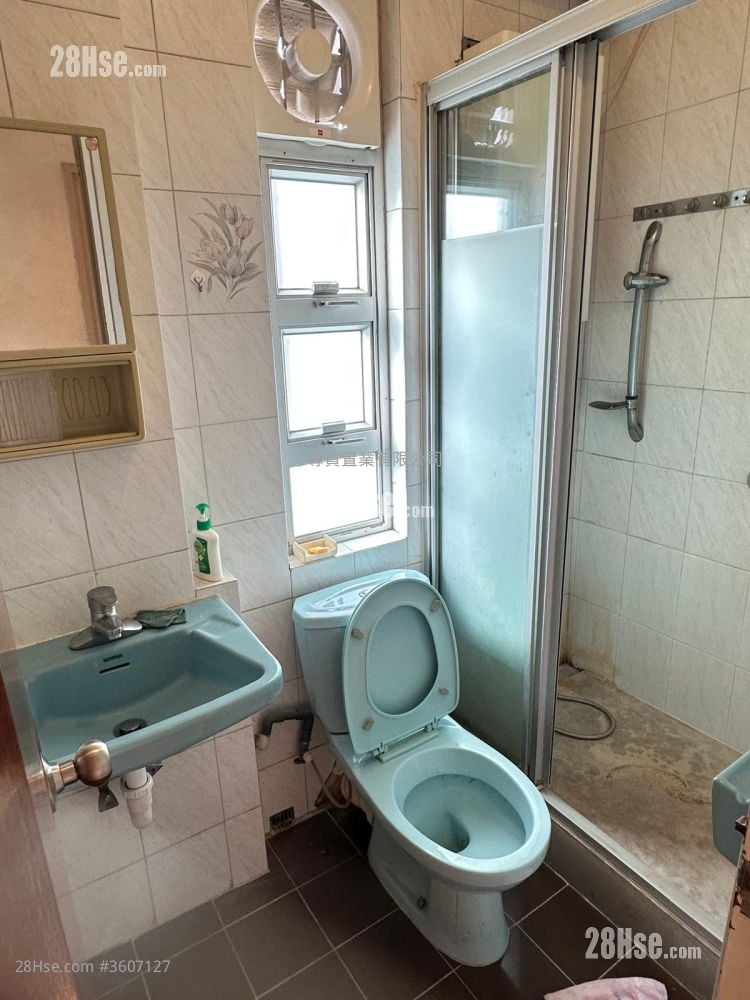 Cheong Wai Mansion Rental 3 Bedrooms , 1 Bathroom 489 ft² Cheong Wai Mansion Rental 3 Bedrooms , 1 Bathroom 489 ft²
