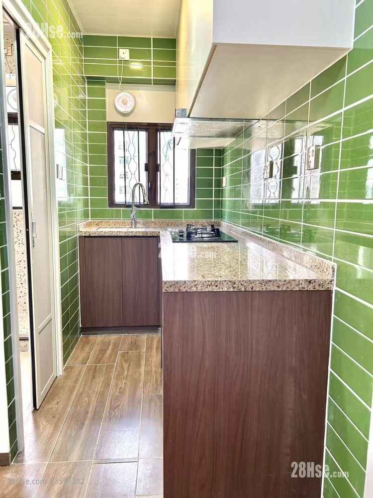 Kam Wah Building Sell 2 Bedrooms , 1 Bathroom 314 ft²