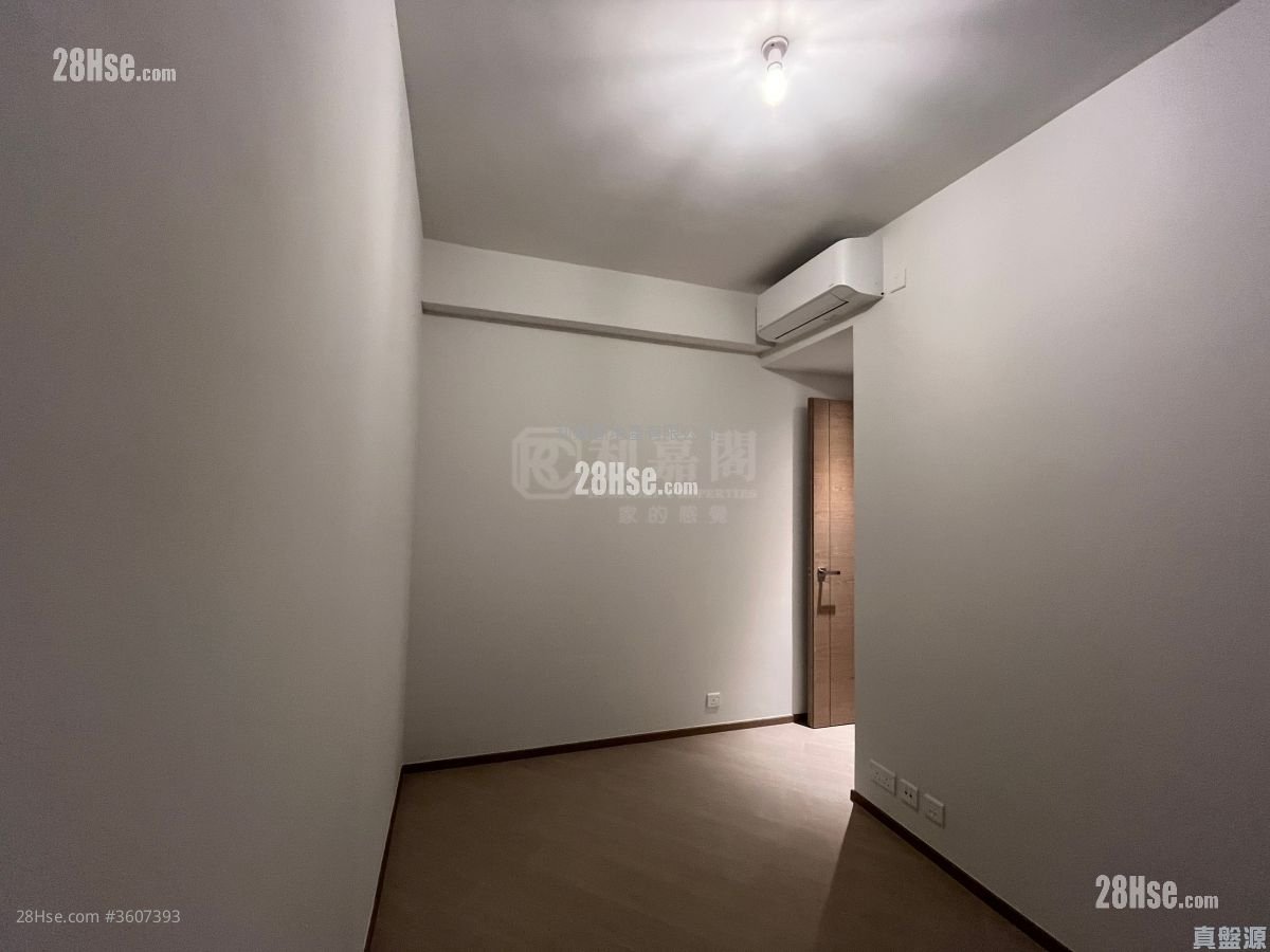 High Park Rental 443 ft² High Park Rental 443 ft²