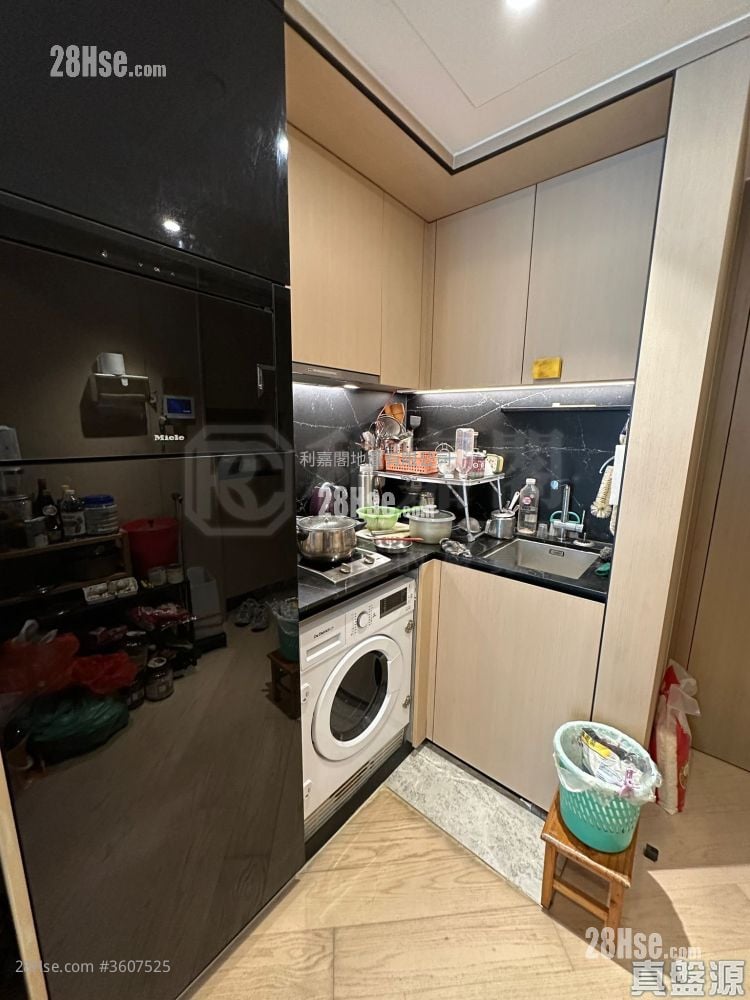 The Arles Sell 1 Bedroom , 1 Bathroom 347 ft² The Arles Sell 1 Bedroom , 1 Bathroom 347 ft²