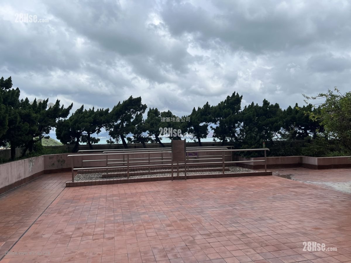 Serene Court Sell 3 Bedrooms , 2 Bathrooms 691 ft²