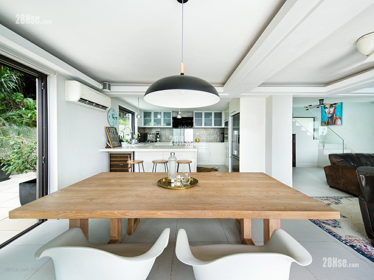 Cheung Sha Sell 5+ Bedrooms , 3 Bathrooms 2,100 ft²