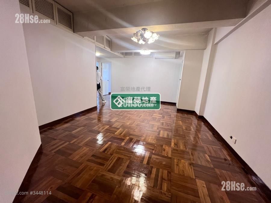 龙凤大楼 租盘 3 房 , 1 浴室 748 平方尺