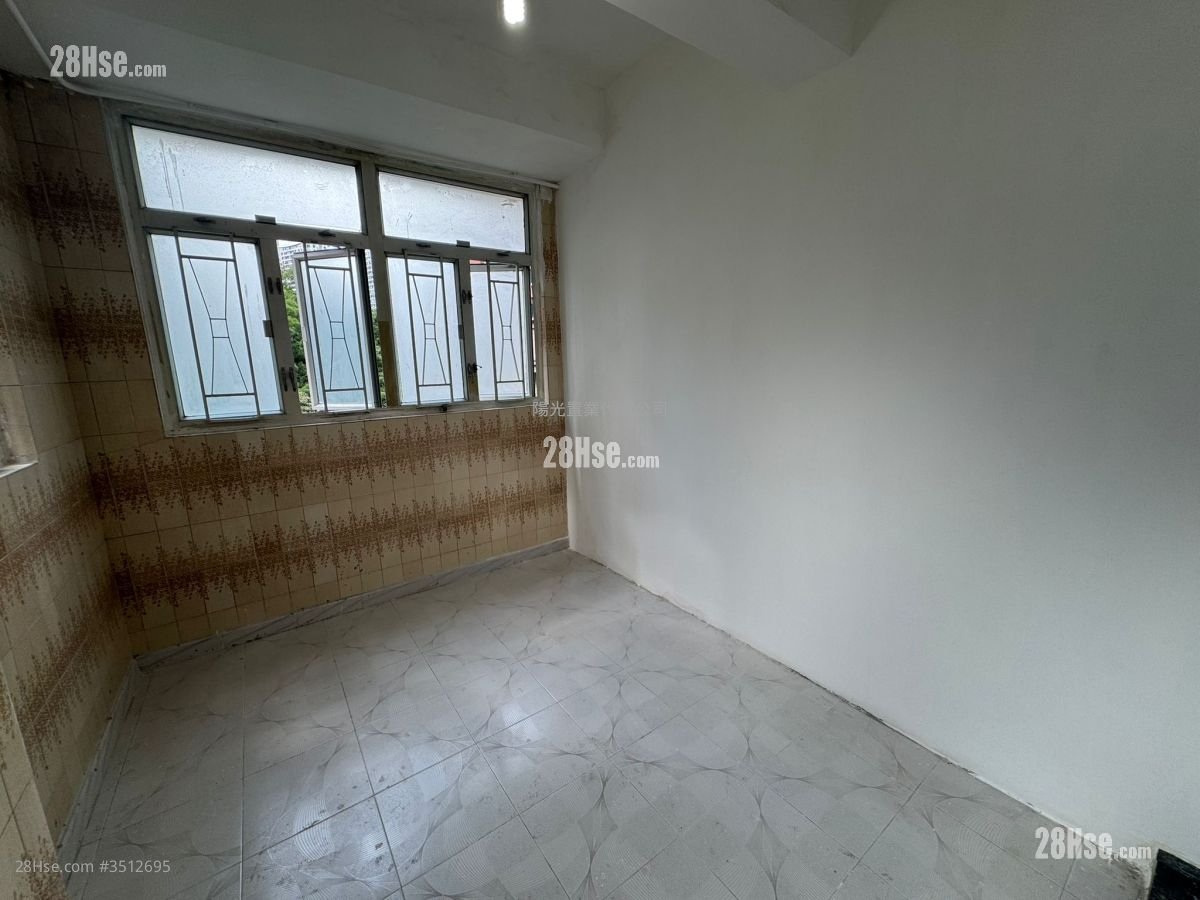 Shing On Building Rental 2 Bedrooms , 1 Bathroom 320 ft²