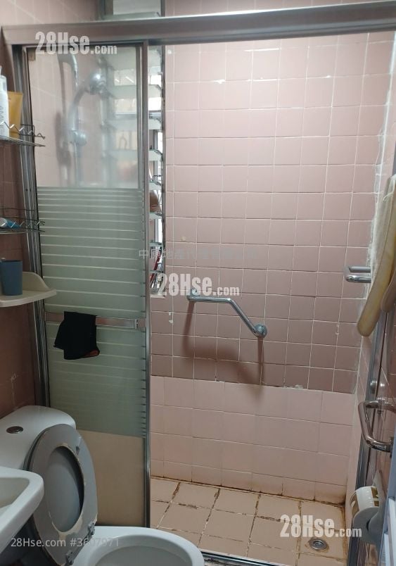 Ching Tai Court Sell 3 Bedrooms , 1 Bathroom 554 ft² Ching Tai Court Sell 3 Bedrooms , 1 Bathroom 554 ft²