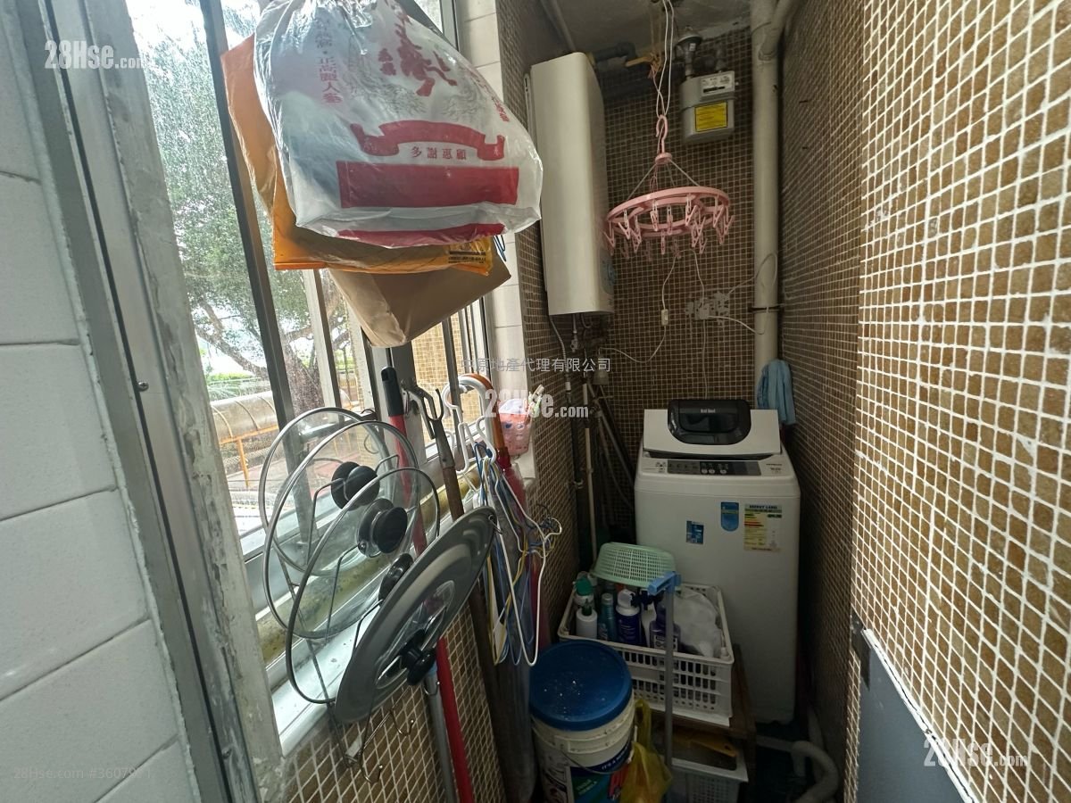 Ching Tai Court Sell 3 Bedrooms , 1 Bathroom 554 ft² Ching Tai Court Sell 3 Bedrooms , 1 Bathroom 554 ft²