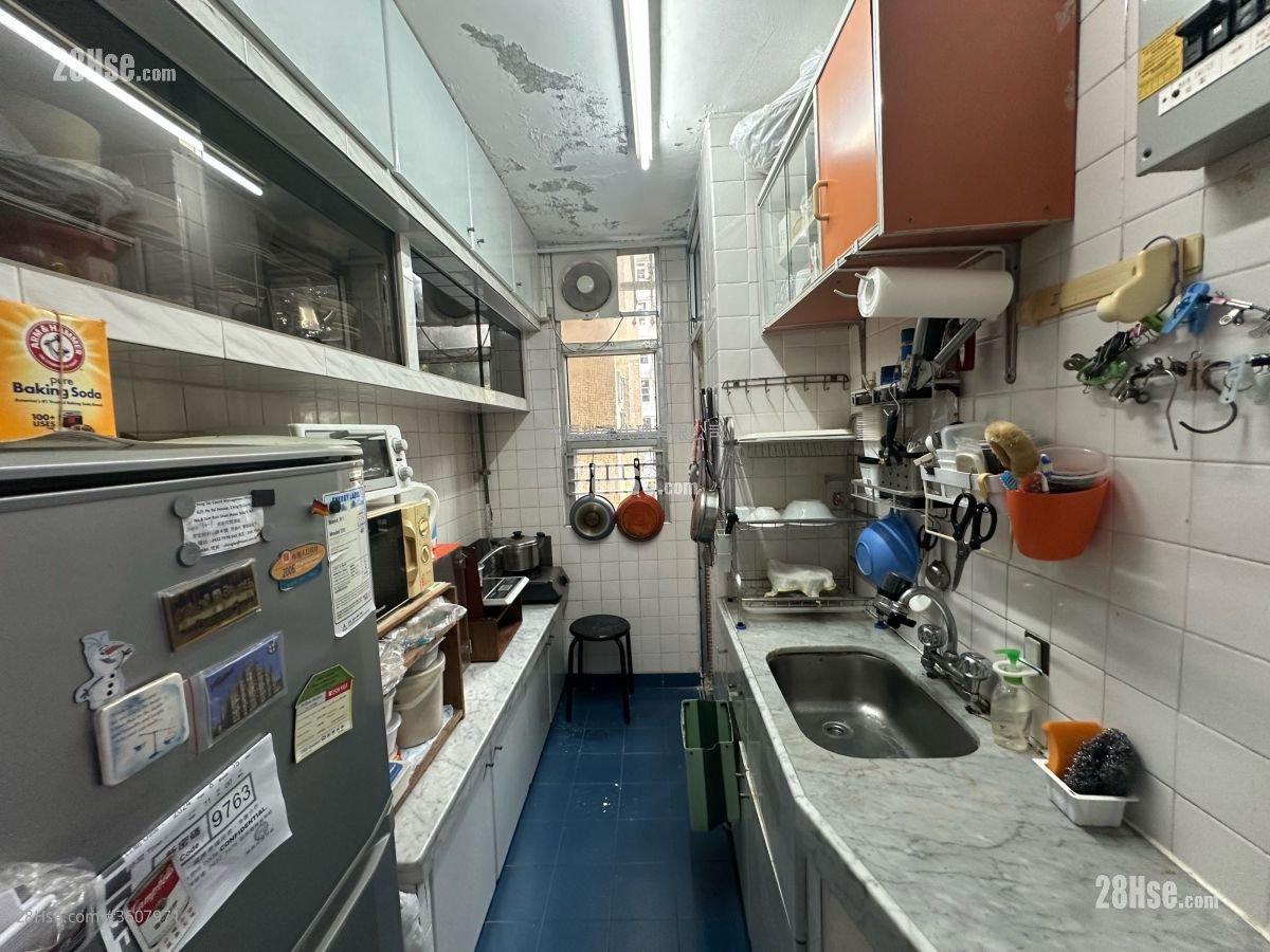 Ching Tai Court Sell 3 Bedrooms , 1 Bathroom 554 ft² Ching Tai Court Sell 3 Bedrooms , 1 Bathroom 554 ft²