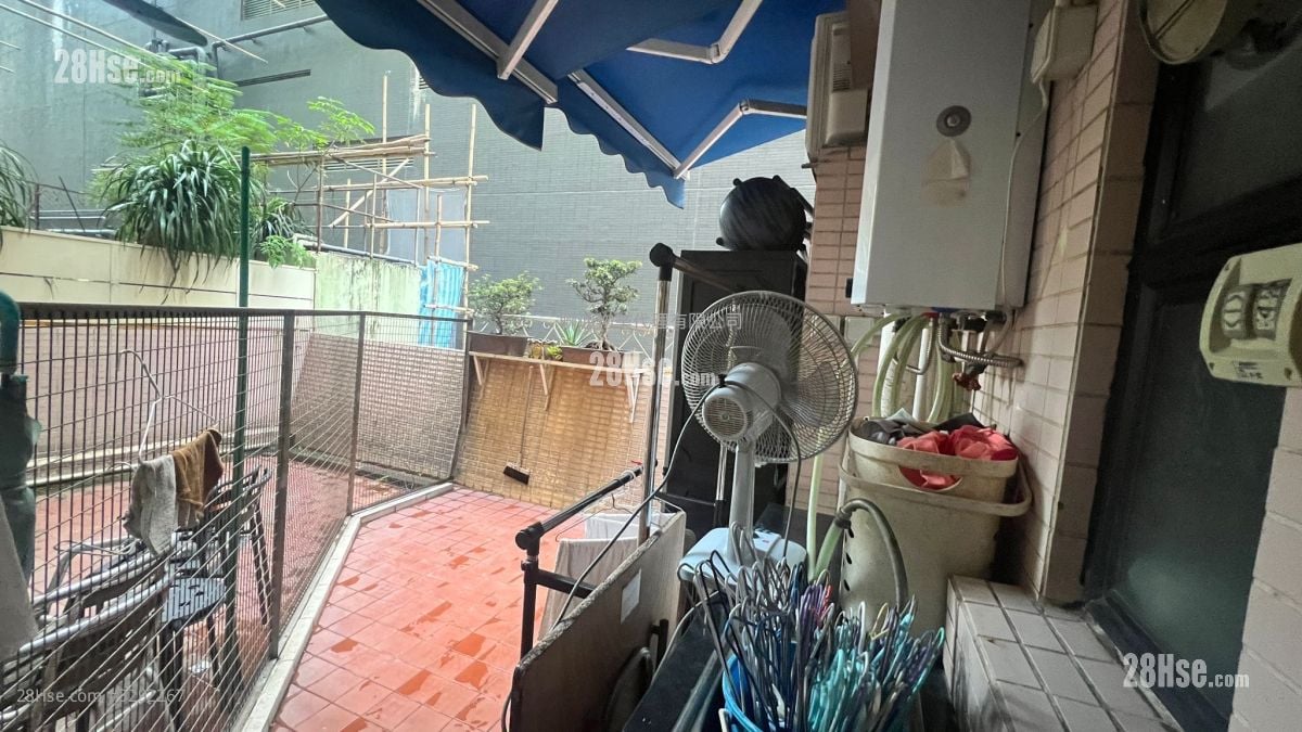 Siu Fung Court Sell 1 Bedroom , 1 Bathroom 262 ft² Siu Fung Court Sell 1 Bedroom , 1 Bathroom 262 ft²