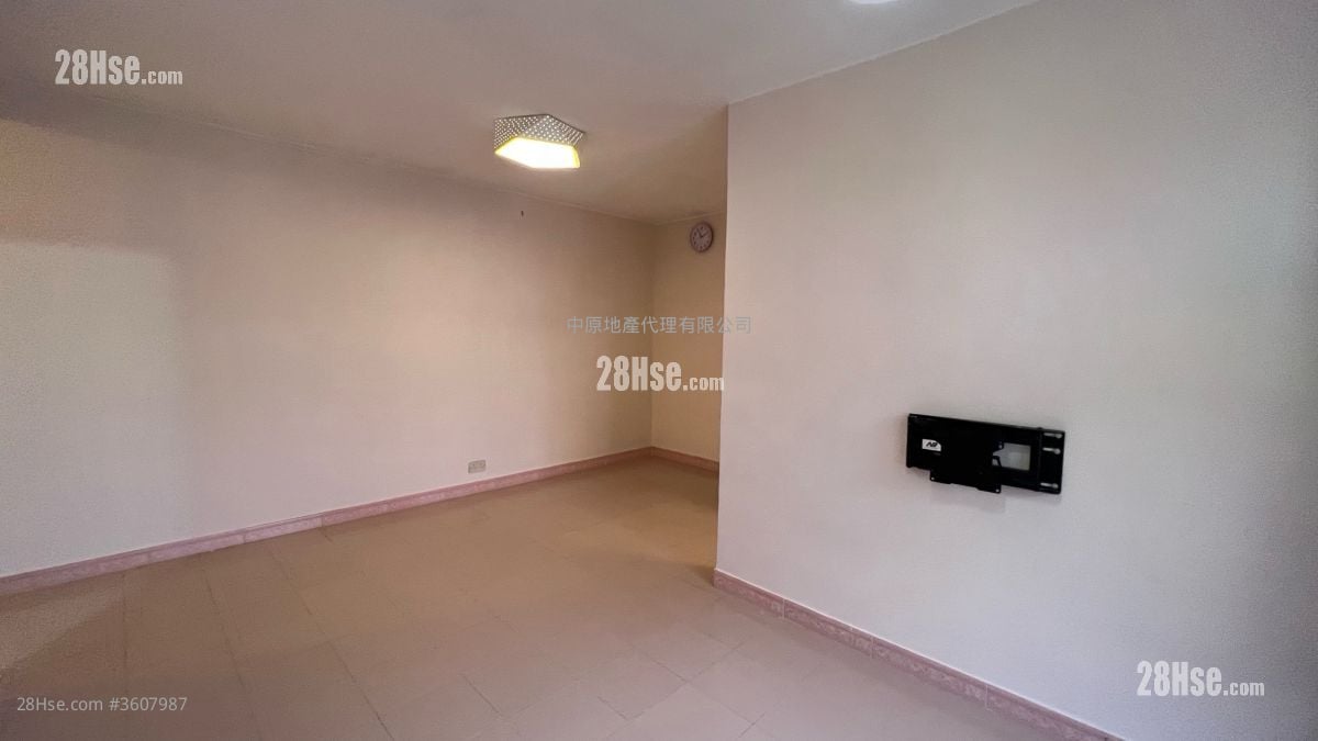 Ching Tai Court Sell 3 Bedrooms , 1 Bathroom 554 ft² Ching Tai Court Sell 3 Bedrooms , 1 Bathroom 554 ft²